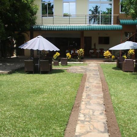 Kays Lodge Dar es Salaam Esterno foto