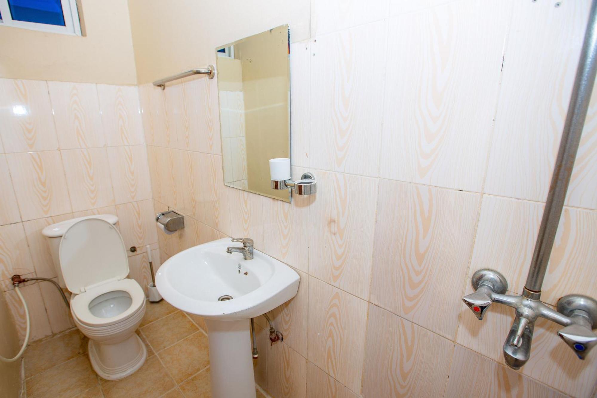 Kays Lodge Dar es Salaam Esterno foto