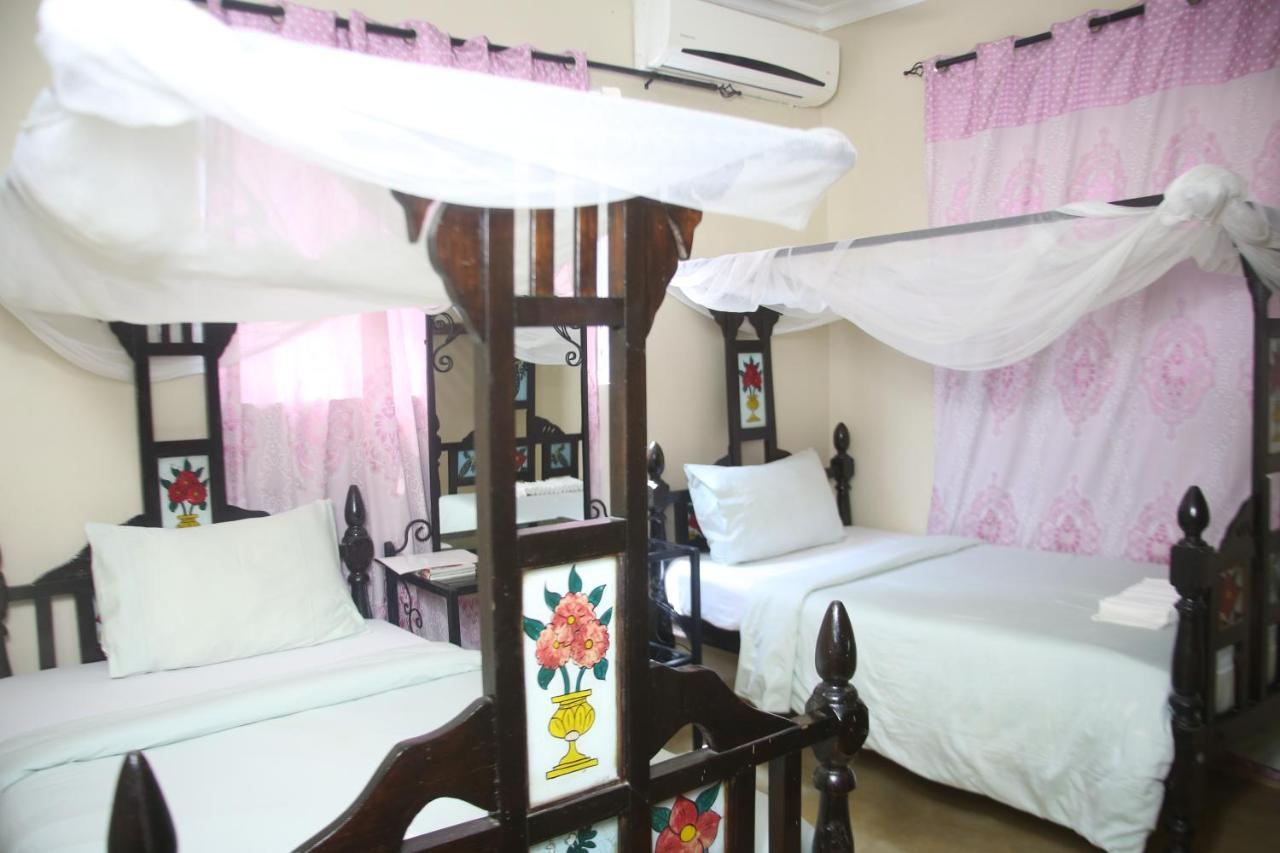 Kays Lodge Dar es Salaam Esterno foto