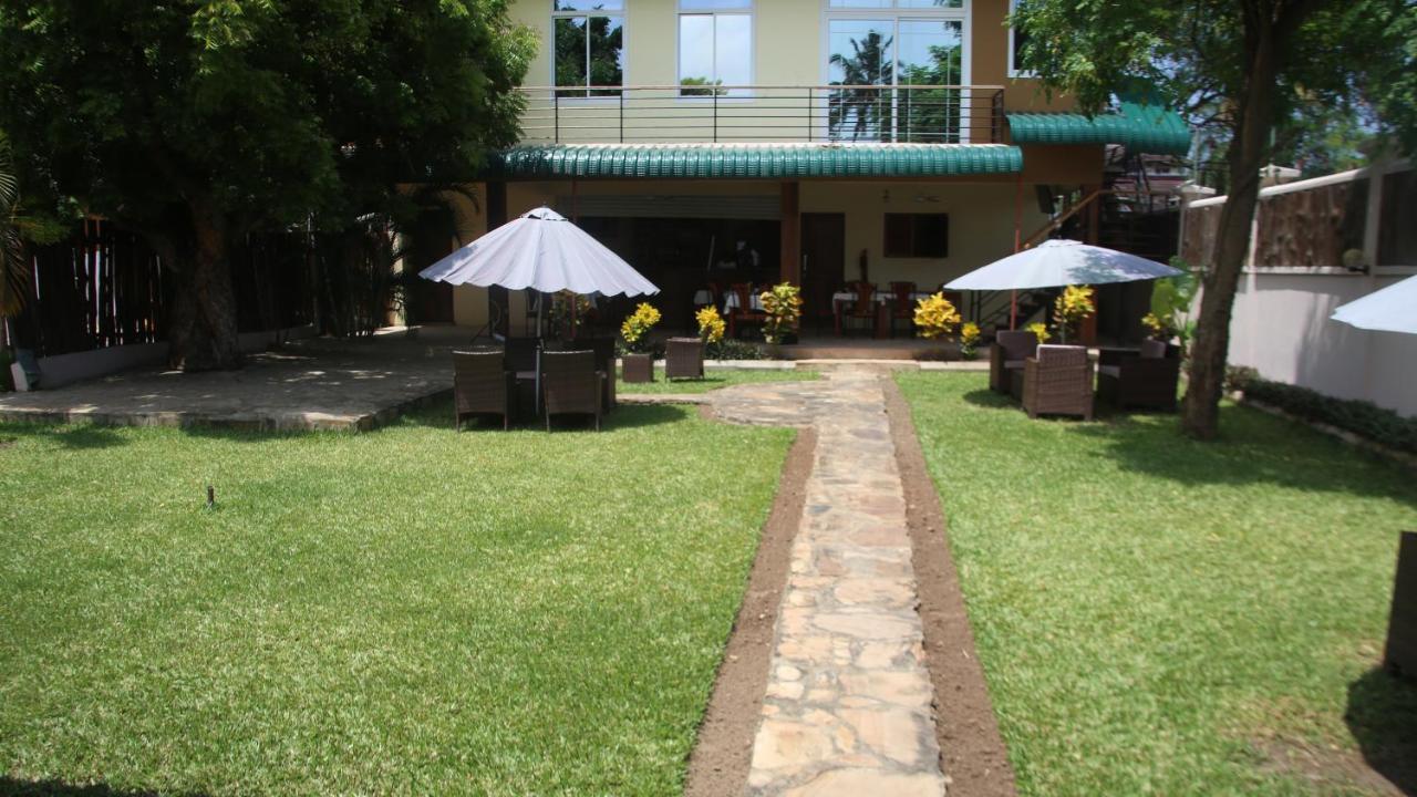 Kays Lodge Dar es Salaam Esterno foto