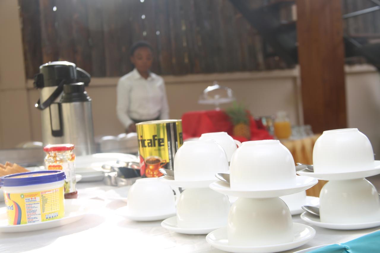 Kays Lodge Dar es Salaam Esterno foto