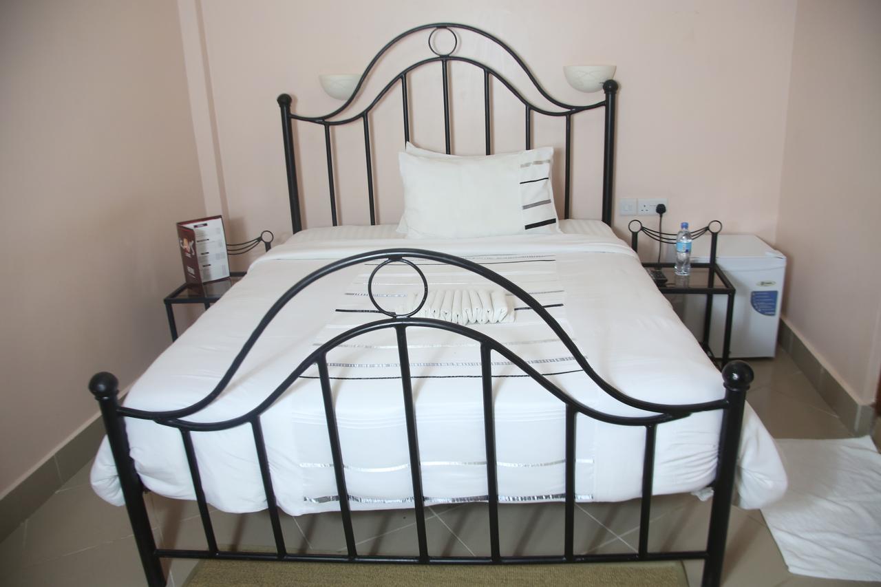 Kays Lodge Dar es Salaam Esterno foto