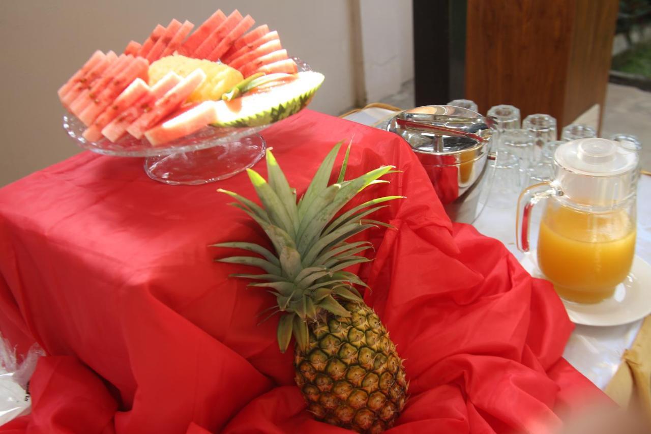 Kays Lodge Dar es Salaam Esterno foto