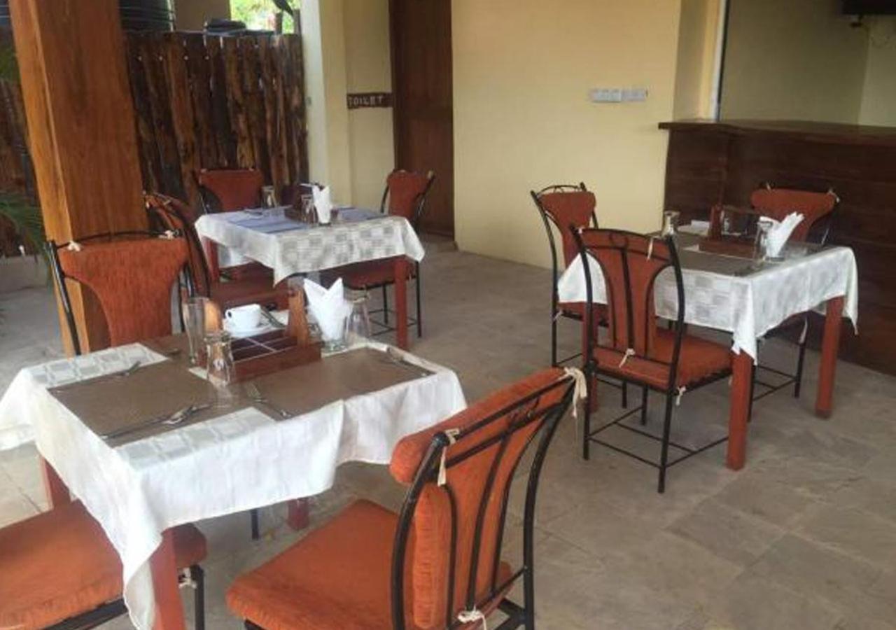 Kays Lodge Dar es Salaam Esterno foto
